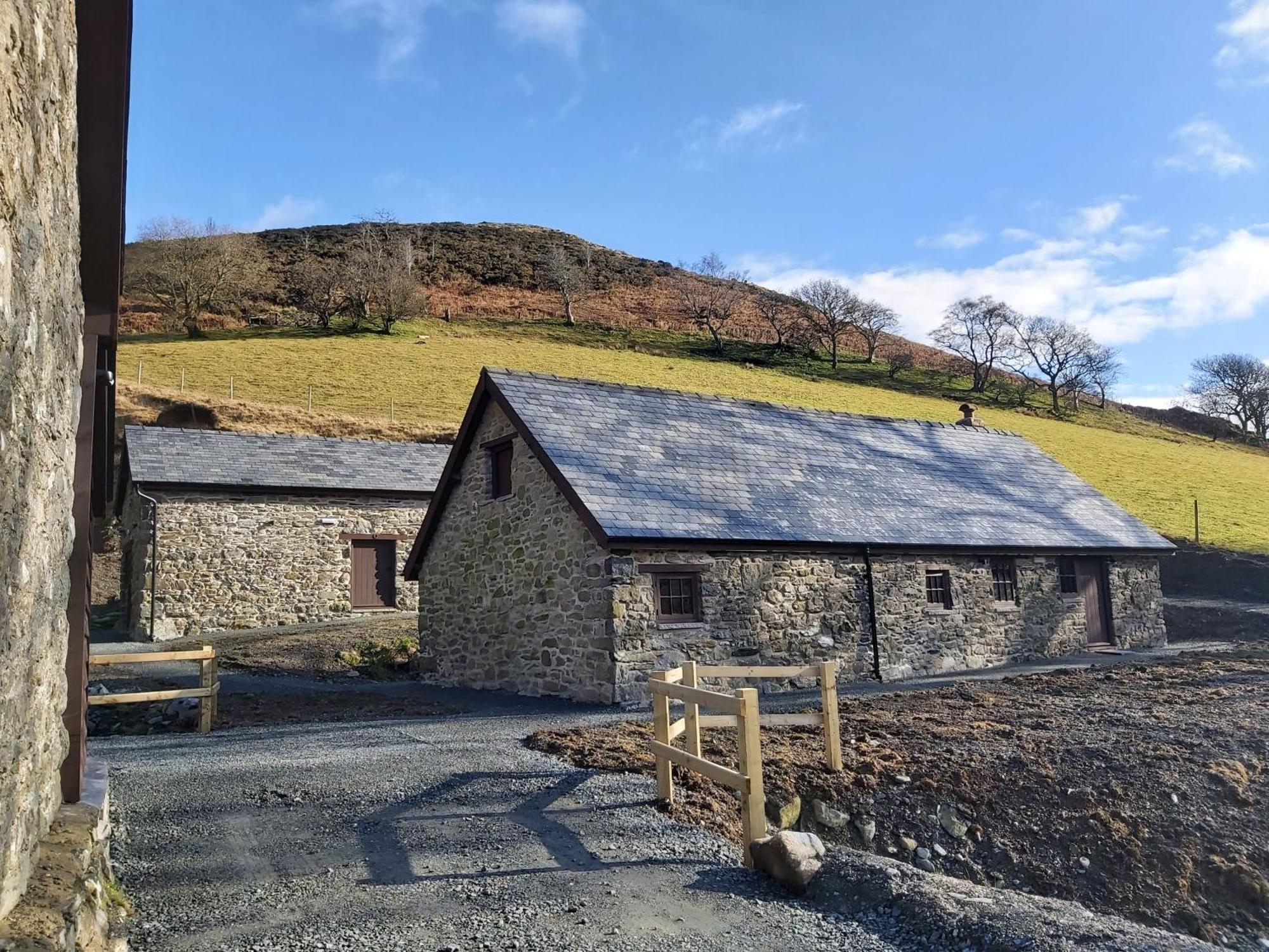 Cwm Clyd Longhouse Villa Llanwrthwl Exterior photo